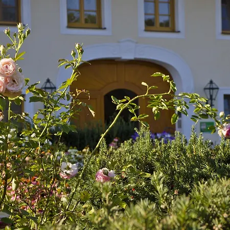 Fruehstueckspension Herzog Zu Laah 4*